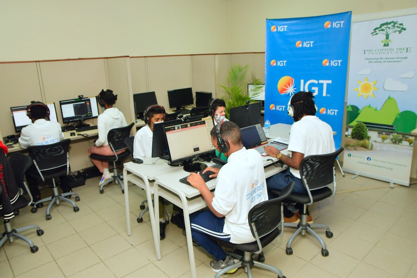 Seven participants aged 11 to 16 from The Cotton Tree Foundation took part in this year’s Level II of the IGT Coding and Robotics Rock! Camp. 