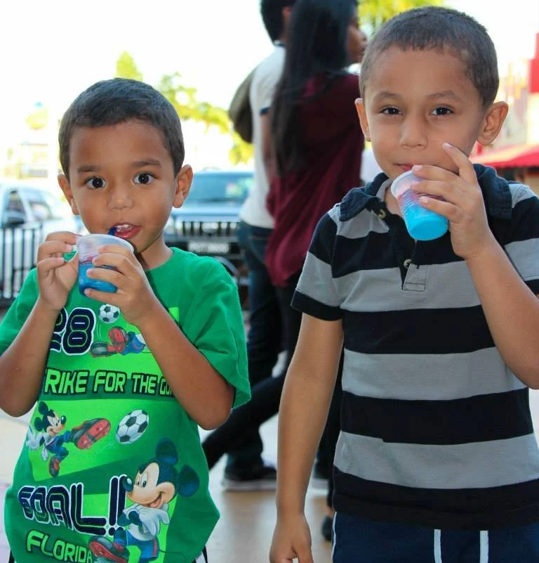  A fun treat for these little tasters who enjoyed mixing and matching the popular Freezee Red and Freezee Blue at the Freezee launch in MovieTowne. 