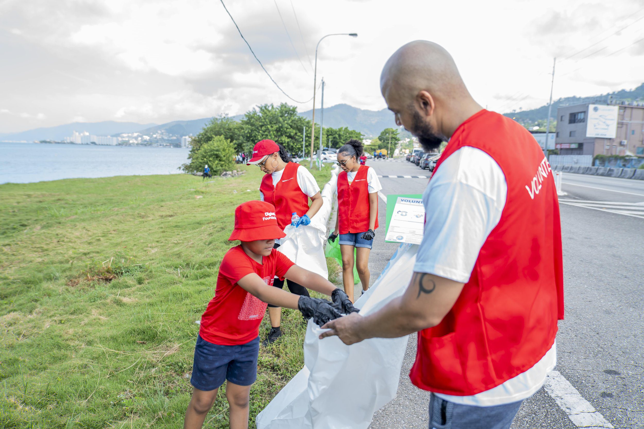 Small hands, big impact! This little hero joined the Digicel team’s efforts to keep our coastlines clean, one piece of trash at a time.